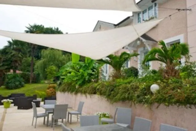 Hotel Castel Du Pont D Oly