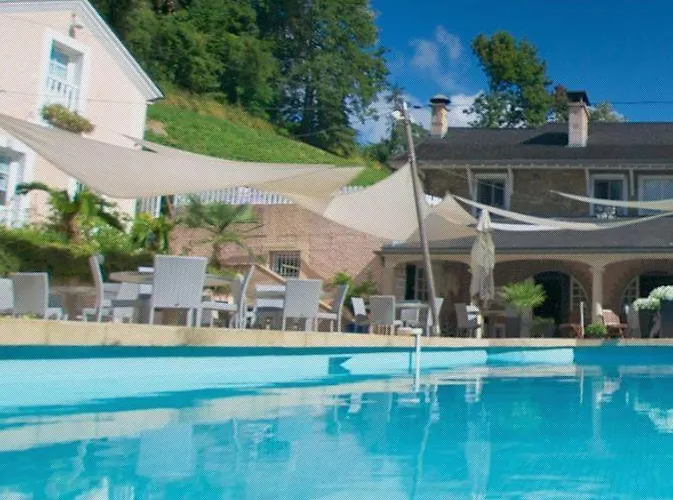 Castel Du Pont D Oly 3*